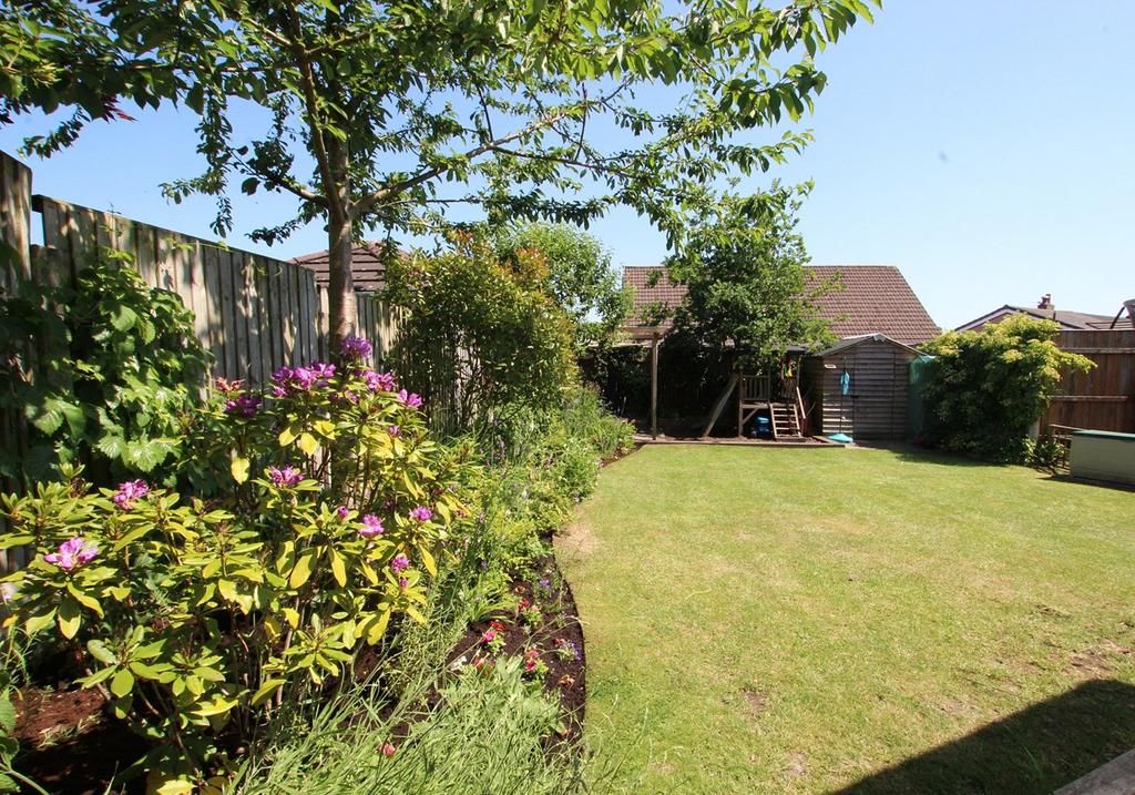 Edge Green Lane, Golborne... 2 bed detached house £200,000
