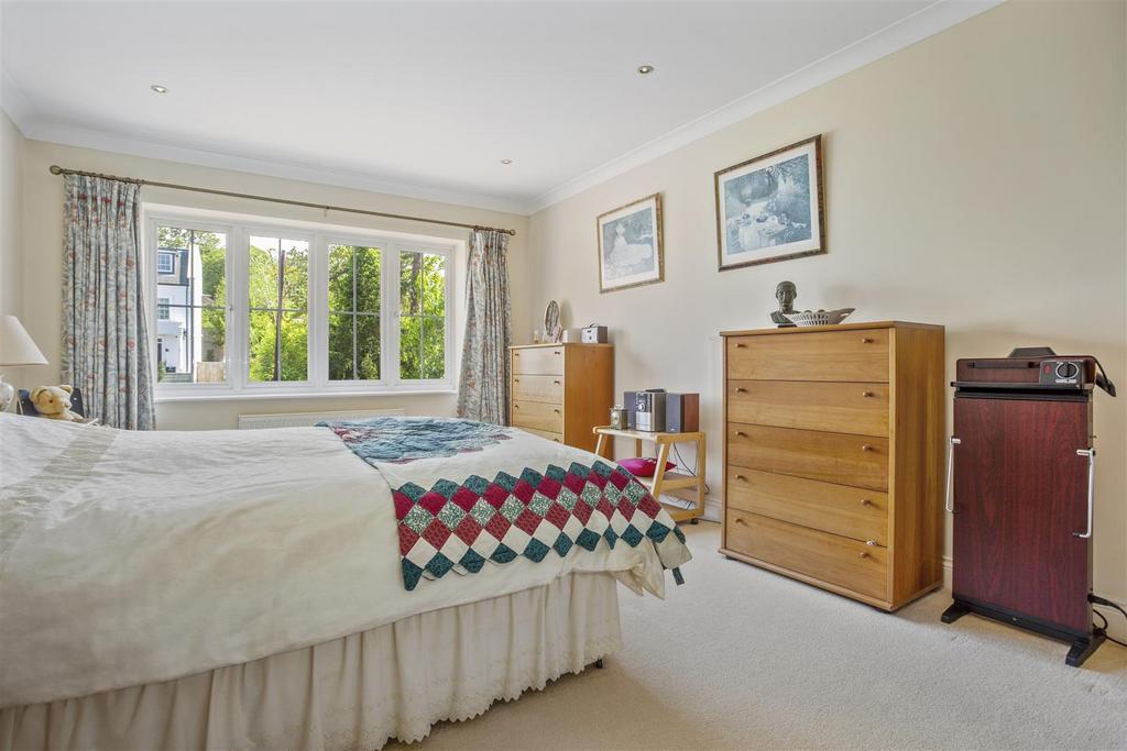 Flat 2 319505  (16).jpg