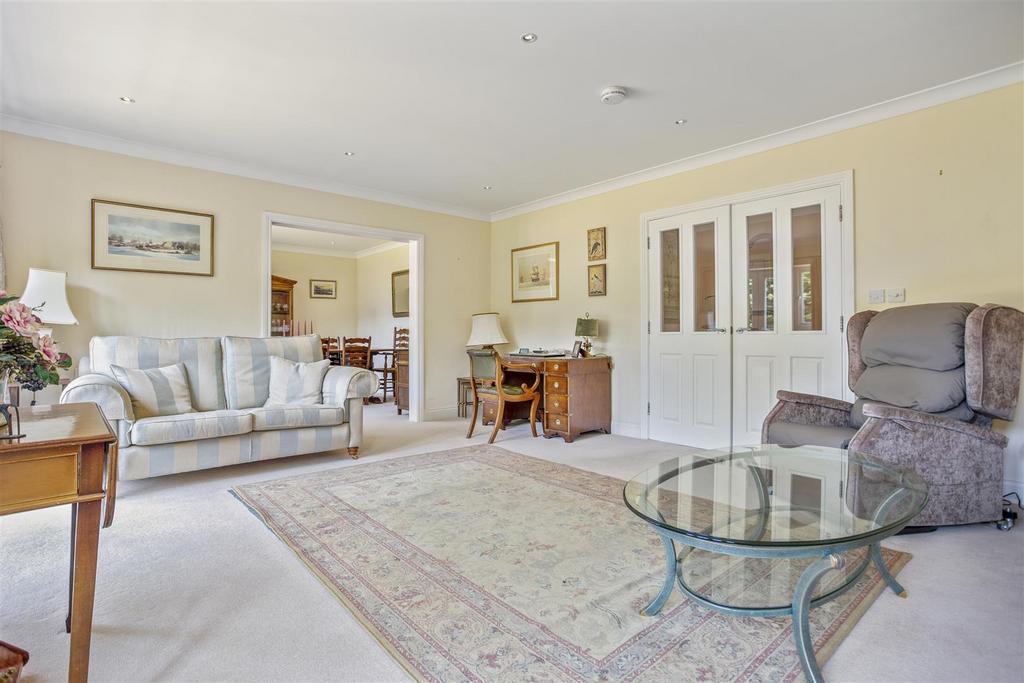 Flat 2 319505  (9).jpg