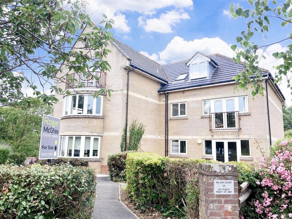 Avenue, Weymouth 2 bed apartment £250,000