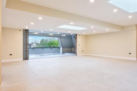 2 bedroom flat for sale, Furze Hill, Kingswood, Surrey