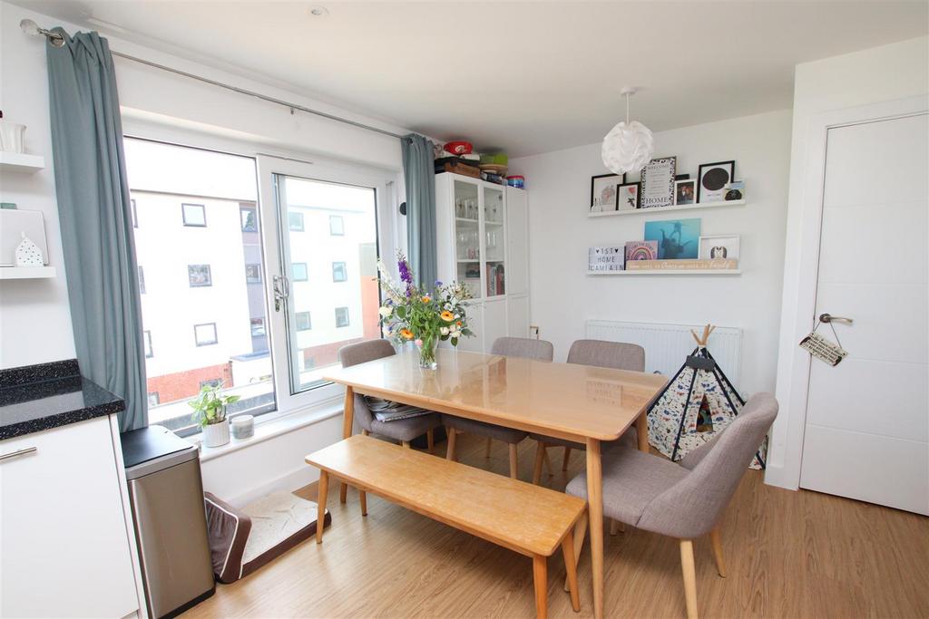 Dining Area.JPG