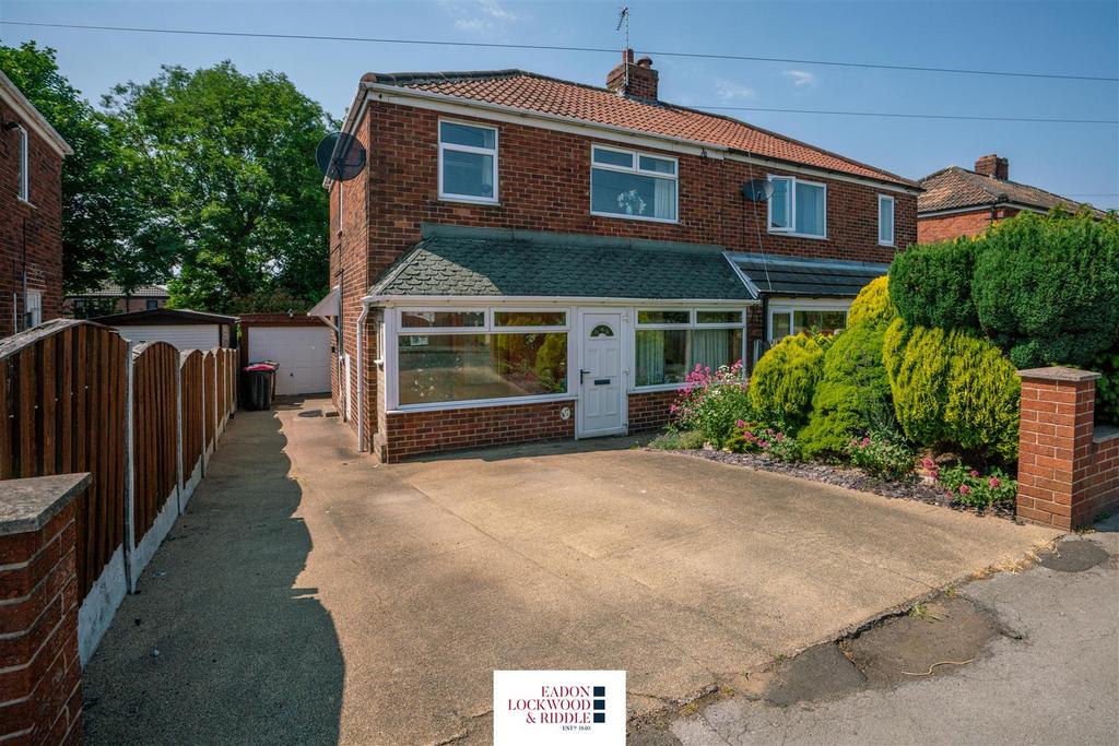 Sycamore Avenue, Wickersley, Rotherham 3 bed semidetached house for