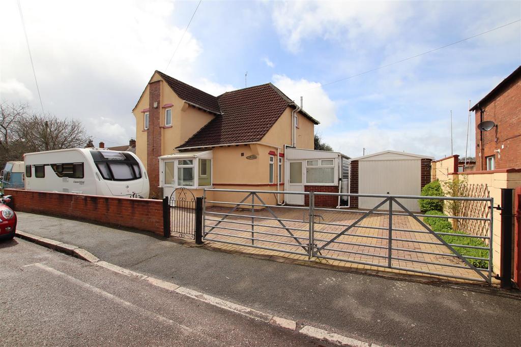 Pinces Gardens, Exeter 3 bed end of terrace house for sale £325,000