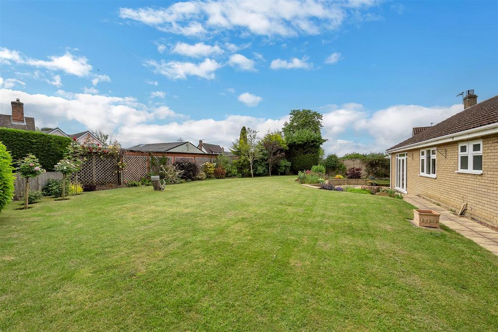 Earlsbrook, Bacton 4 bed detached bungalow for sale £500,000