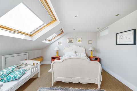 133 Bathurst Gardens, London, NW10 5JJ