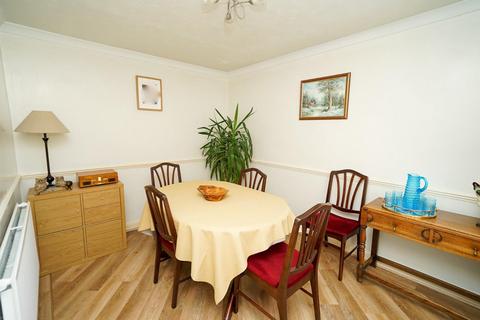 56 Bideford Green, Leighton Buzzard, LU7 2TH