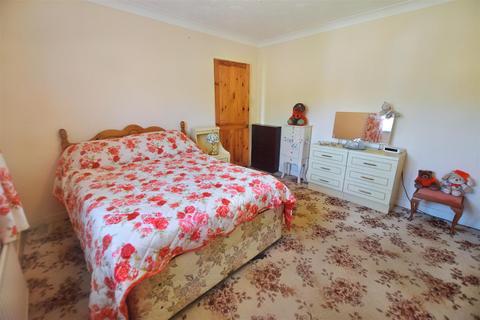 2 bedroom detached bungalow for sale - Lady Road, Blaenporth, Cardigan