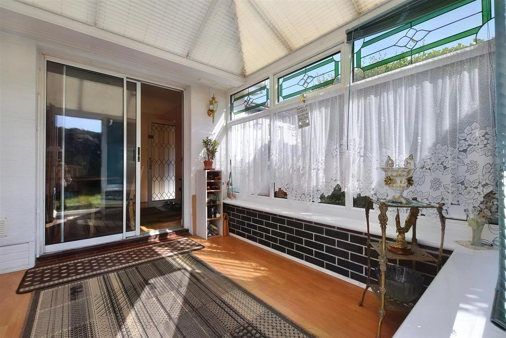 Lady Road, Blaenporth, Cardigan 2 bed detached bungalow for sale £275,000