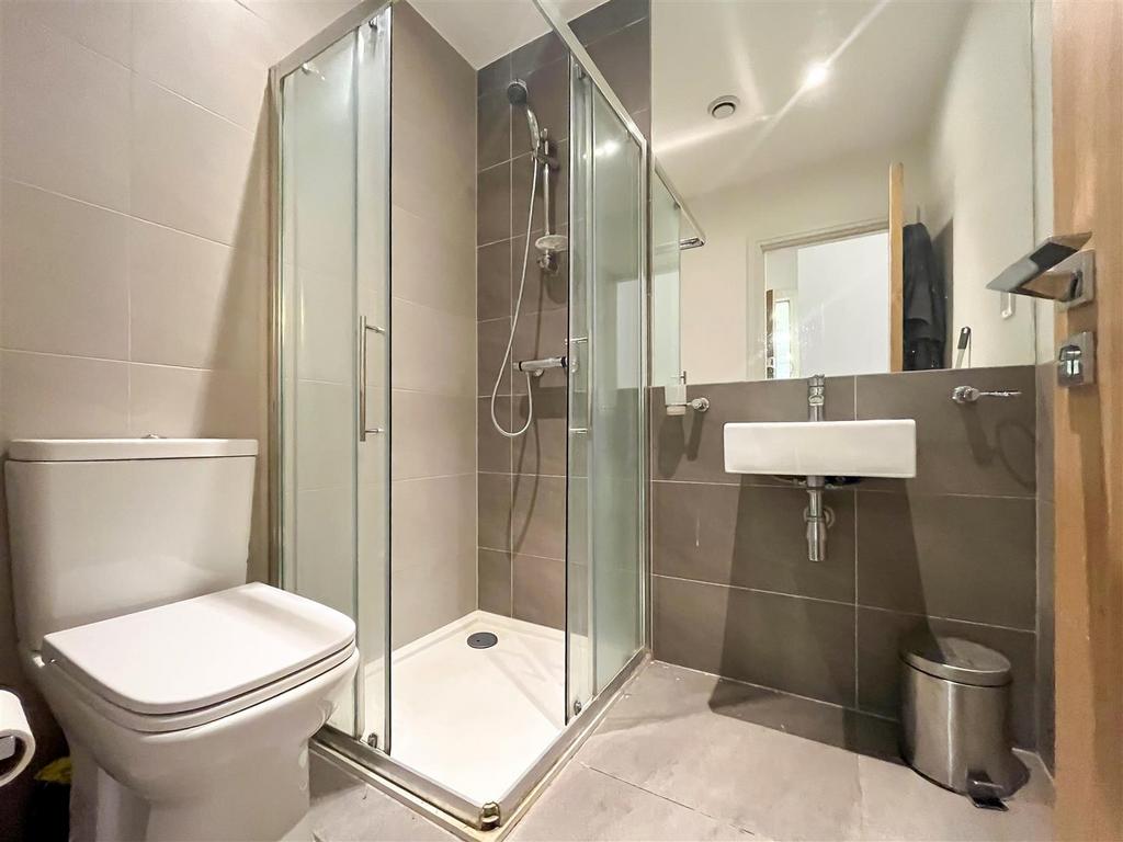 Bathroom (1 of 1).jpg