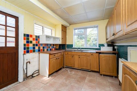 3 bedroom semi-detached house for sale, Cambridge Road, Carshalton