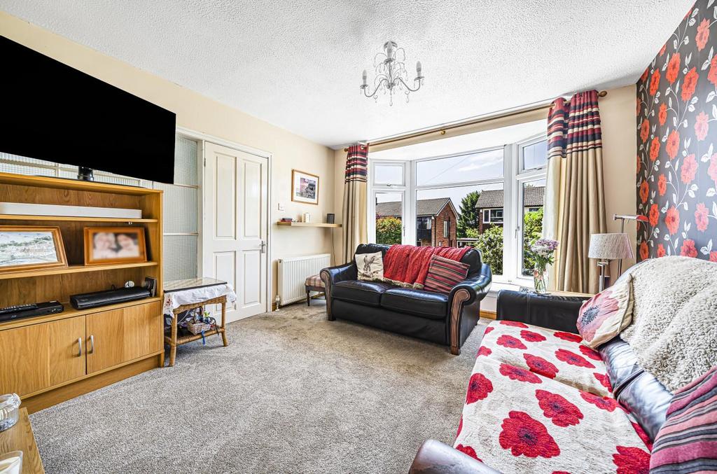 Victoria Mount, Horsforth, LS18 4PU 3 bed semidetached house £380,000