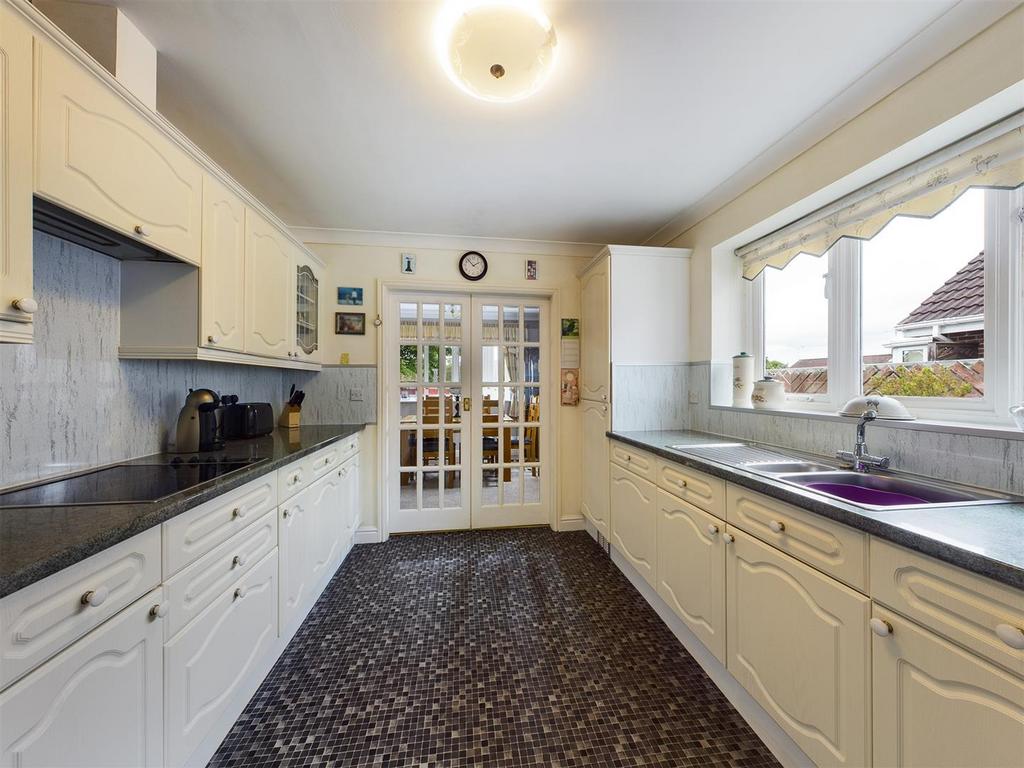 Kitchen: