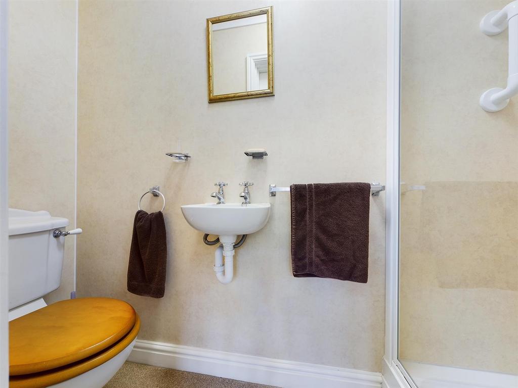 Ensuite: