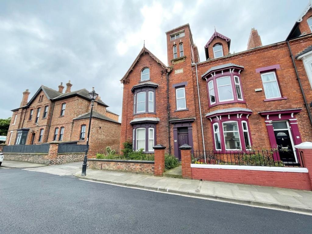 Gladstone Street, Headland, Hartlepool 5 bed end of terrace house for