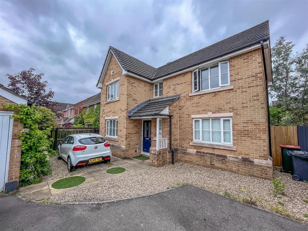 Camellia Avenue, Rogerstone, Newport 4 bed detached house for sale £