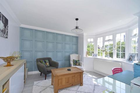 28 Dagden Road, Shalford, Guildford, GU4 8DD