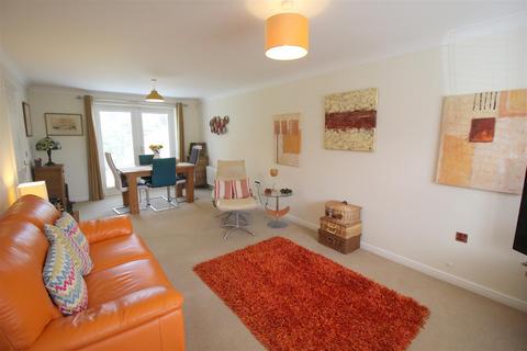 9 Acorn Close, Middleton St George, Darlington, DL2 1GB