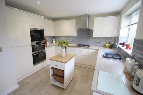 9 Acorn Close, Middleton St George, Darlington, DL2 1GB