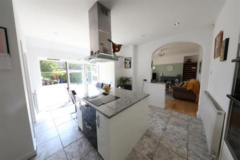 4 bedroom semi-detached house for sale - The Oval, Hull