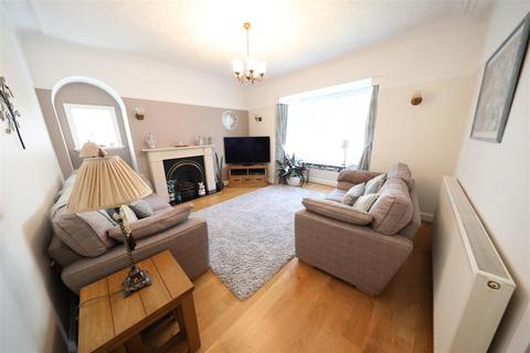 4 bedroom semi-detached house for sale, The Oval, Hull