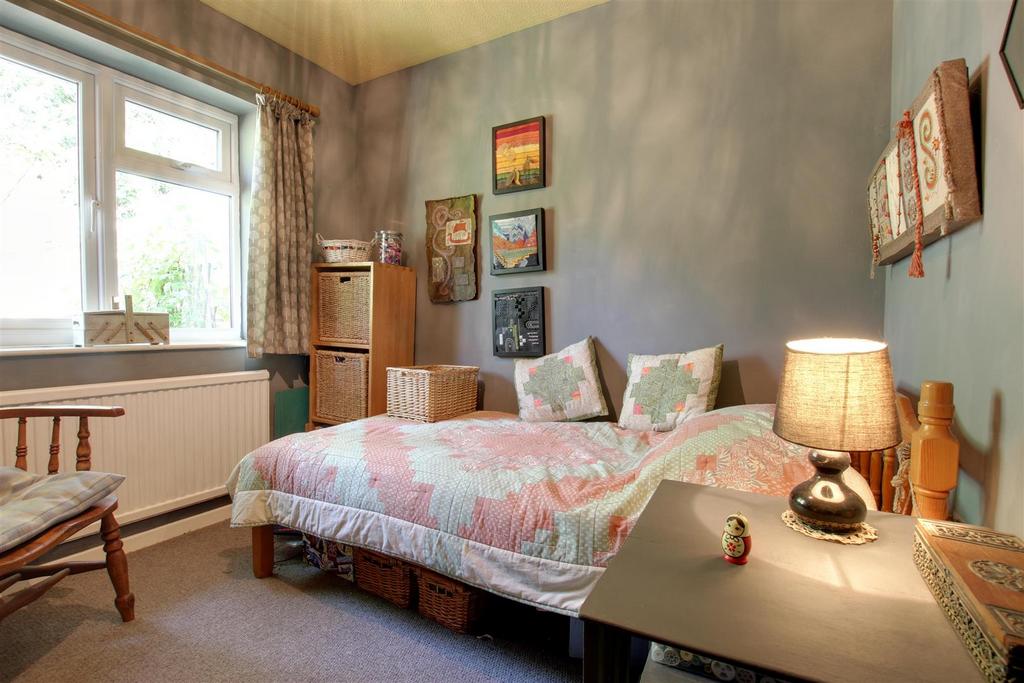 Bedroom 2 (rear)