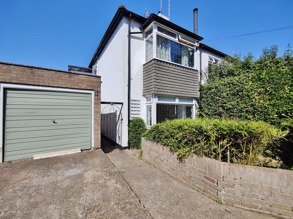 Underwood Square, LeighOnSea 1 bed flat £1,150 pcm (£265 pw)