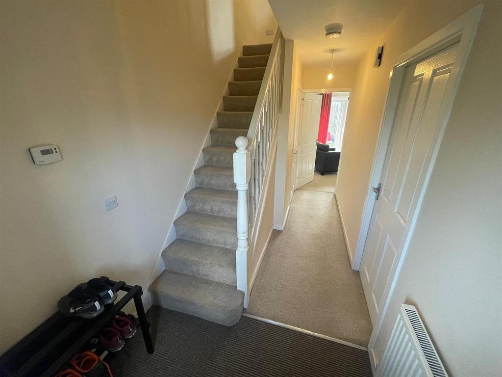 Densham Drive, StocktonOnTees 2 bed semidetached house £575 pcm (£