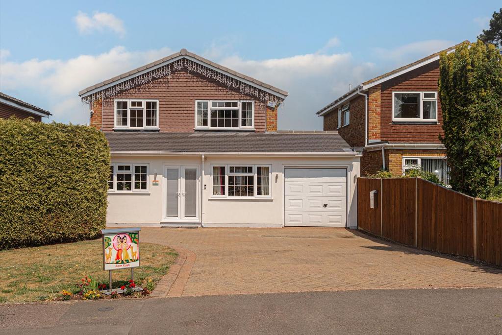 High Beeches, Banstead 5 bed detached house for sale £800,000