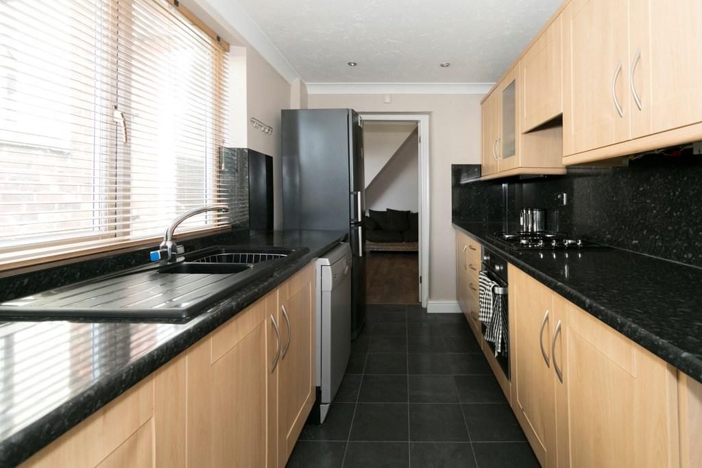 Liverpool Road, Haydock, St Helens, WA11 3 bed terraced house £750