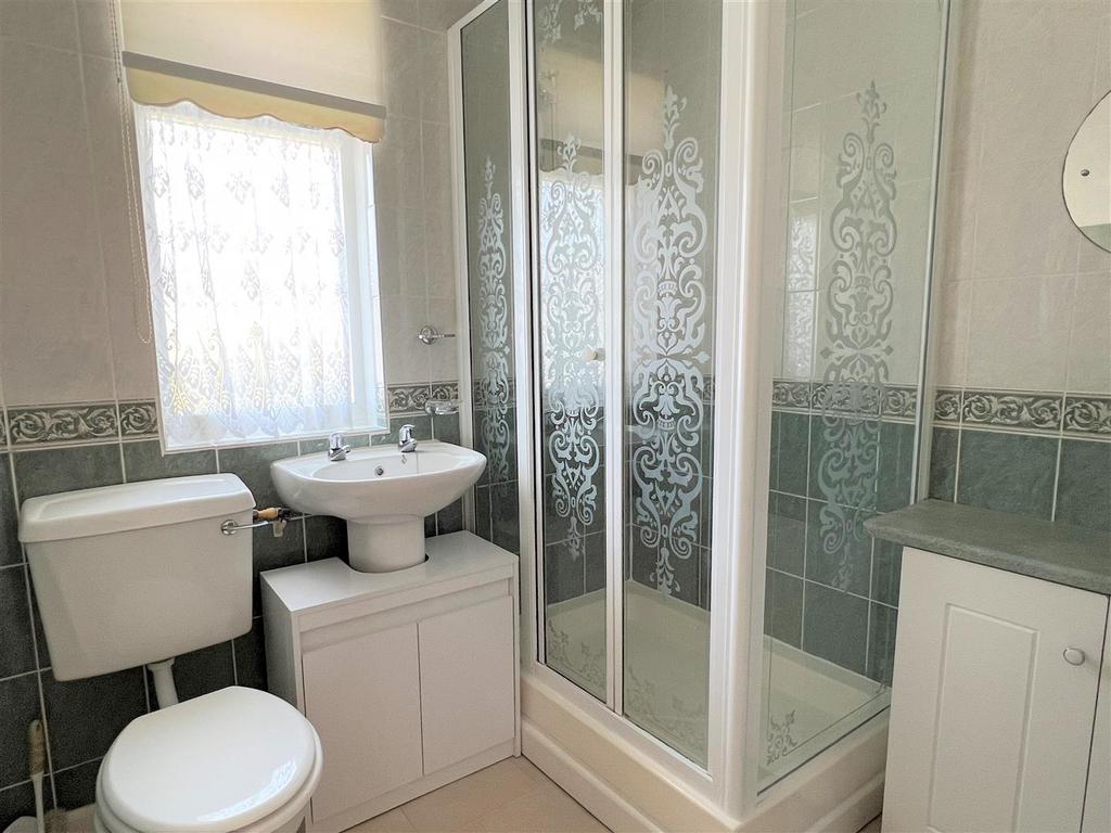 Shower Room: