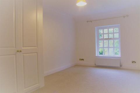 2 bedroom flat to rent, Ockham Road South, East Horsley