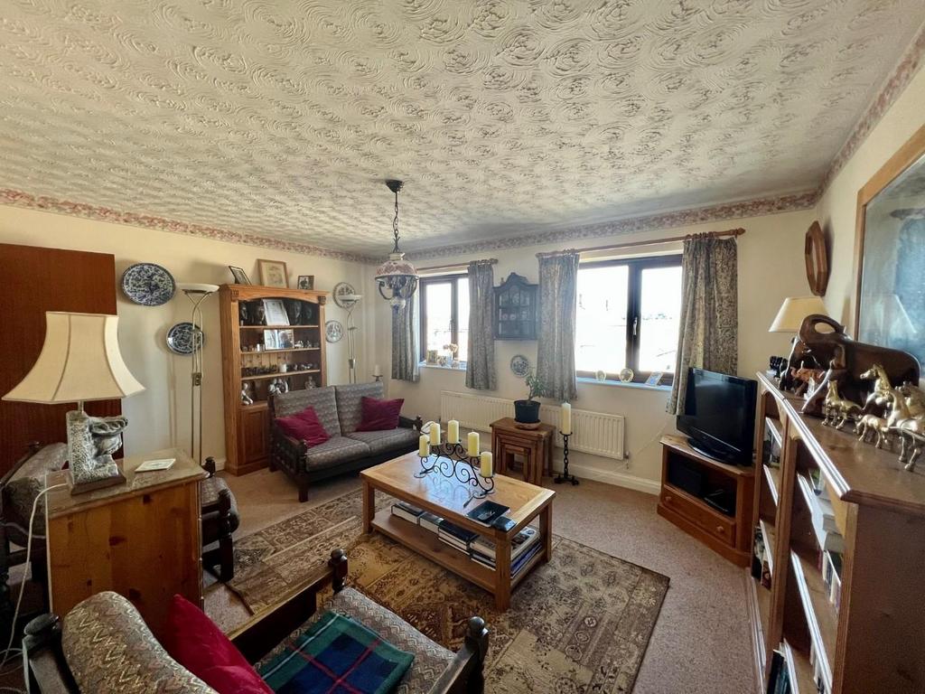 Upper Poole Road, Dursley, GL11 4JY 4 bed semidetached house for sale