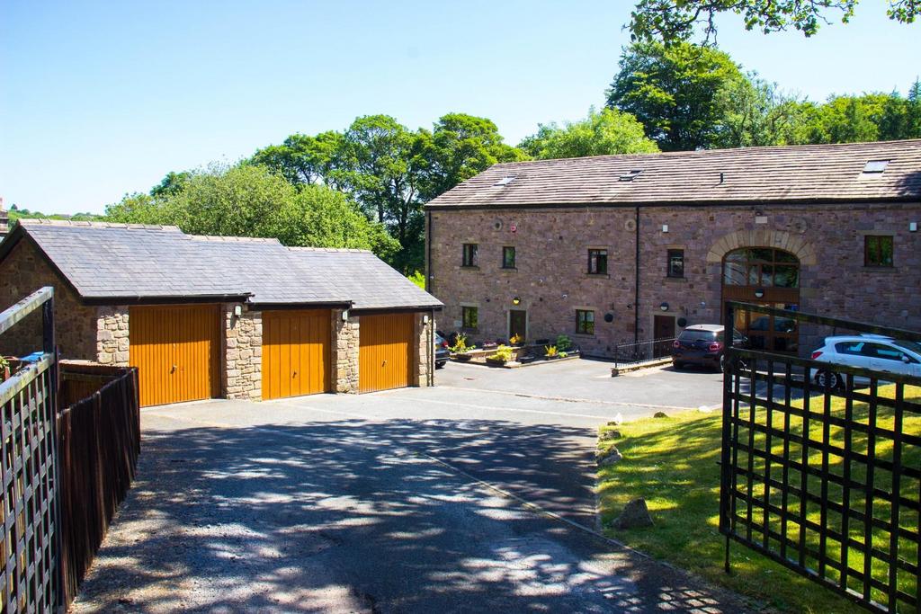 Fernhurst Barn, Blackburn, BB2 4DU 4 bed barn conversion for sale £