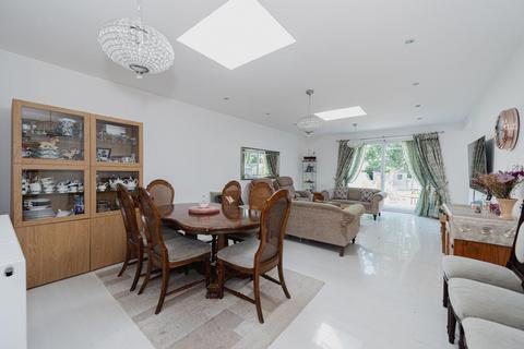 6 Cudas Close, Epsom, KT19 0QF