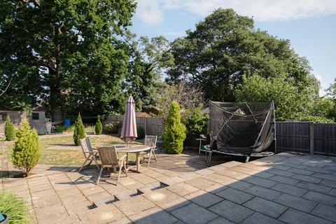 6 Cudas Close, Epsom, KT19 0QF