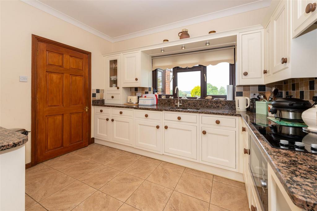 Maytree House  internals-16.JPG