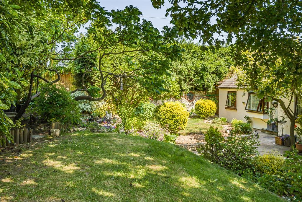 Old Mill Lane, Lovedean, Waterlooville 4 bed cottage £825,000