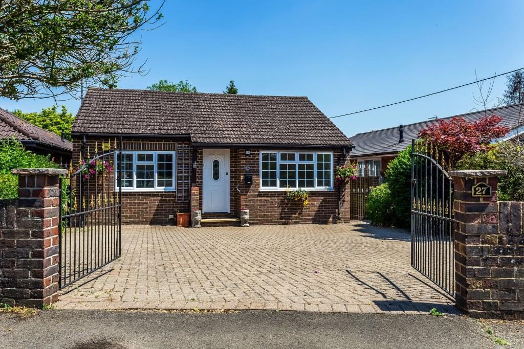 LEITH ROAD, BEARE GREEN, RH5 3 bed detached bungalow for sale £575,000