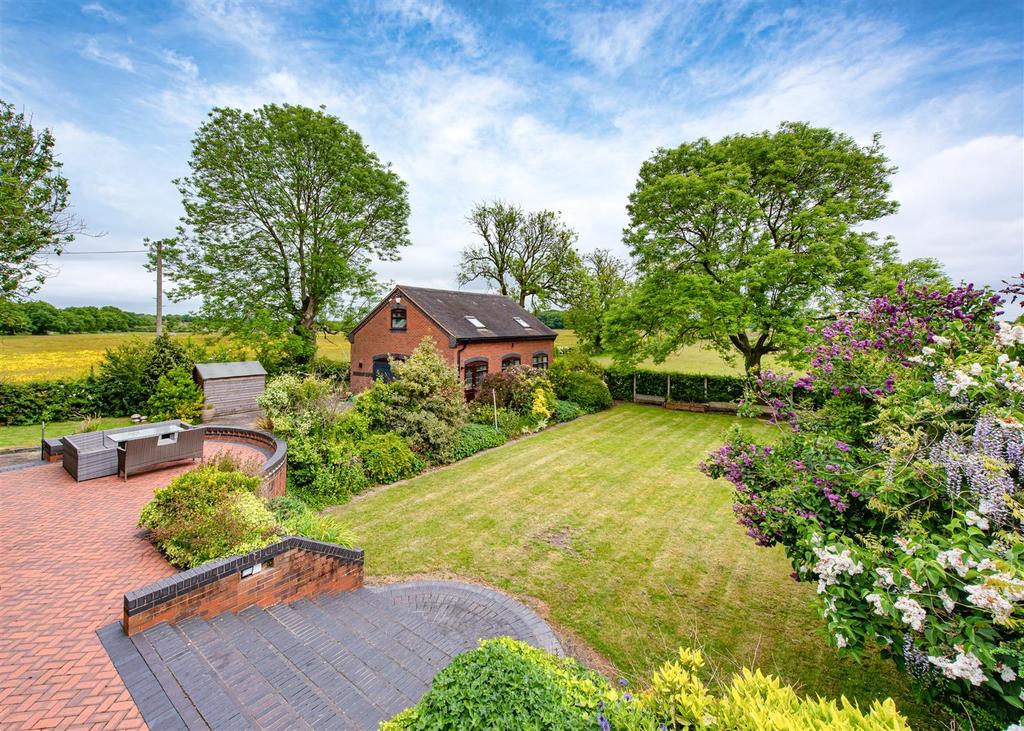 Berwyn House, 36 Long Lane, Essington 4 bed detached bungalow £845,000