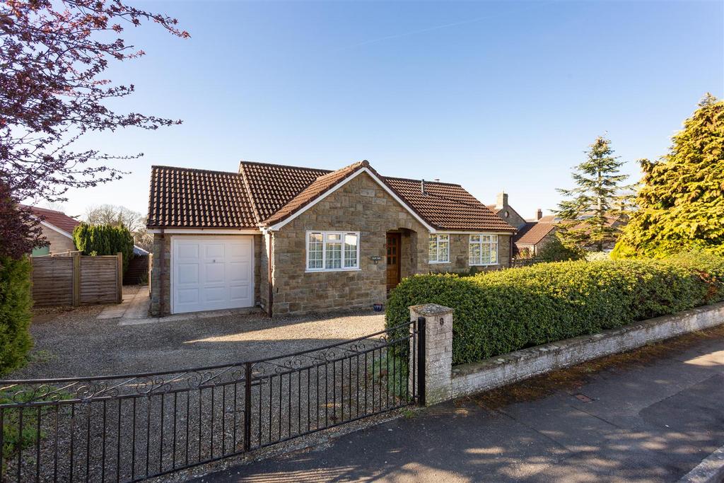 Norman Close, Pickering 2 bed detached bungalow £315,000