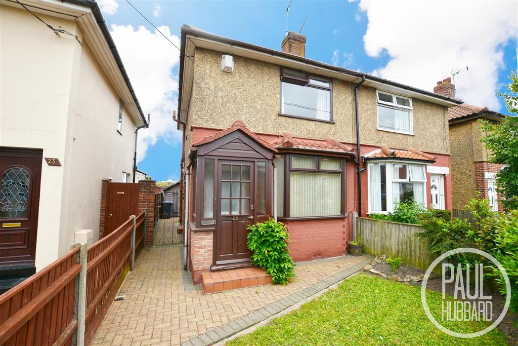 Highland Way, Lowestoft, NR33 2 bed semidetached house for sale £160,000