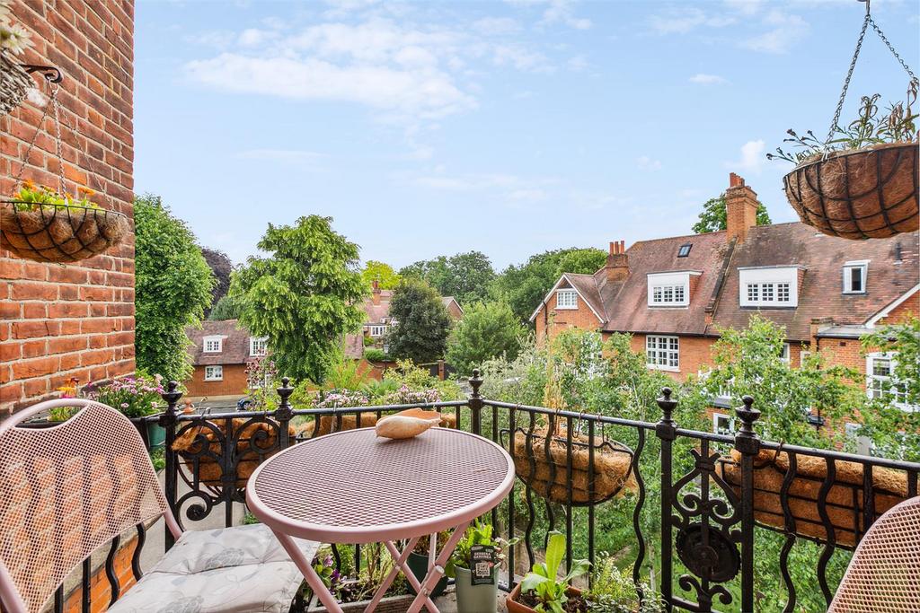 Bedford Park Mansions, W4 - FOR SALE