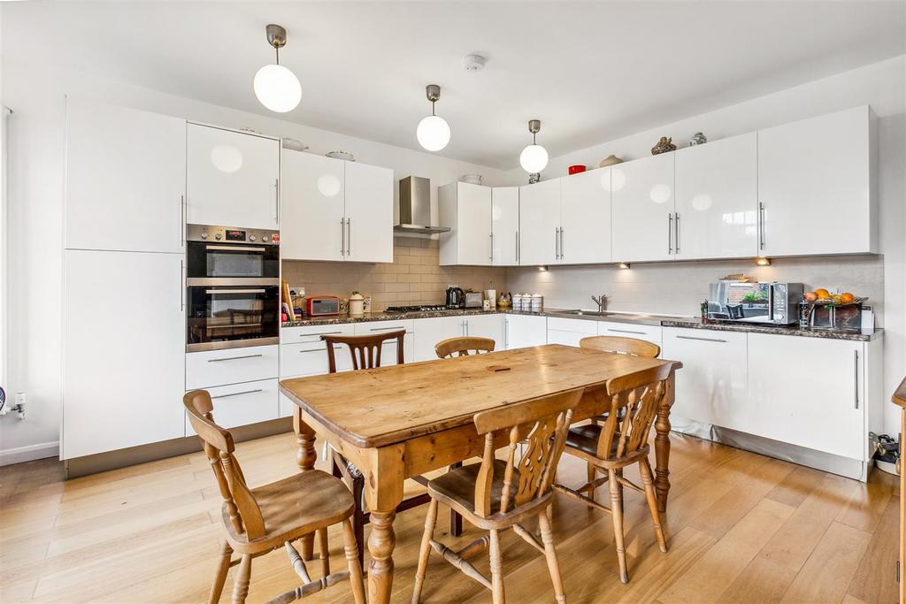 Bedford Park Mansions, W4 - FOR SALE