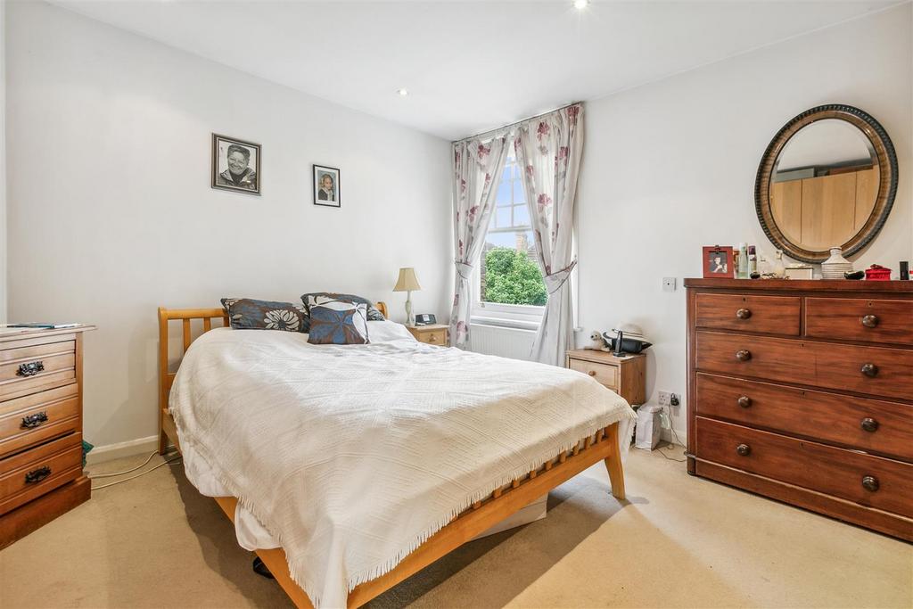 Bedford Park Mansions, W4 - FOR SALE
