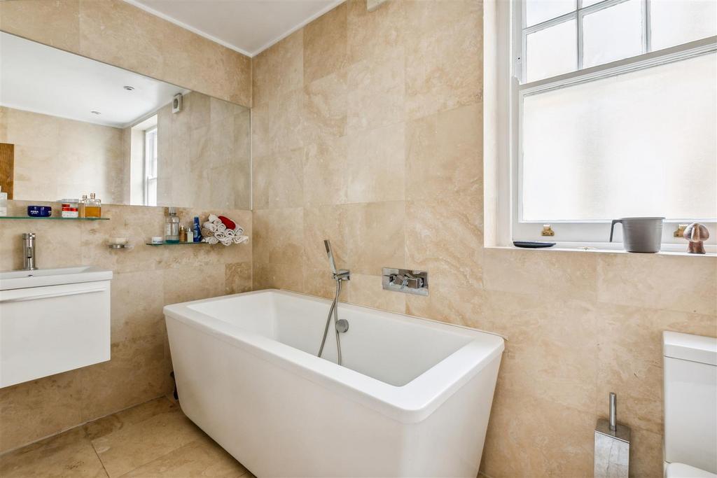 Bedford Park Mansions, W4 - FOR SALE