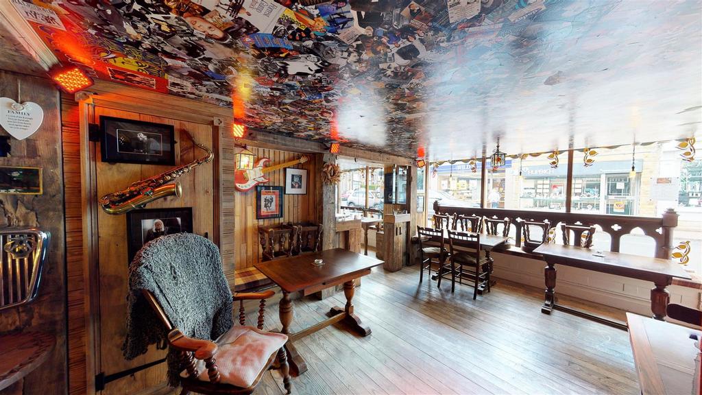 Irish-Bar-06142023 161917.jpg