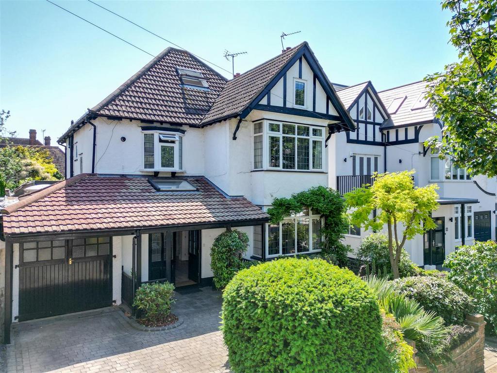 Chadwick Road, WestcliffOnSea 4 bed detached house for sale £1,100,000