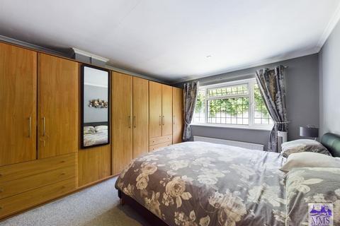 6 Lyle Close, Rochester, ME2 3DF