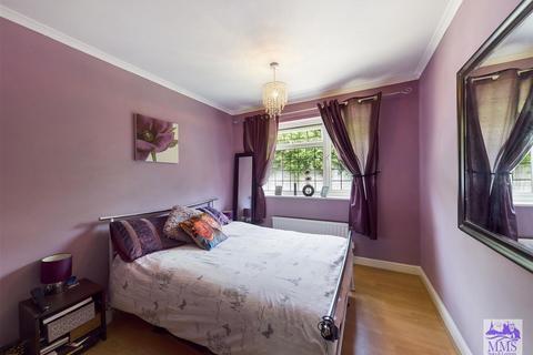 6 Lyle Close, Rochester, ME2 3DF